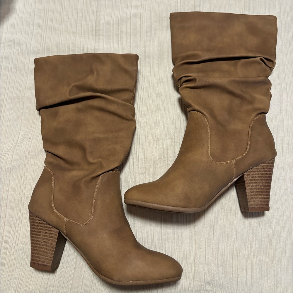 XOXO Strasburg Boot Womens 6 Slouch brown padded round toe block heel